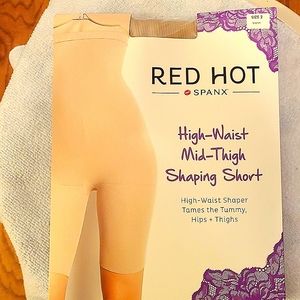 RED HOT Spanx Sz 2Highwaist, mid thigh shaping short NWT